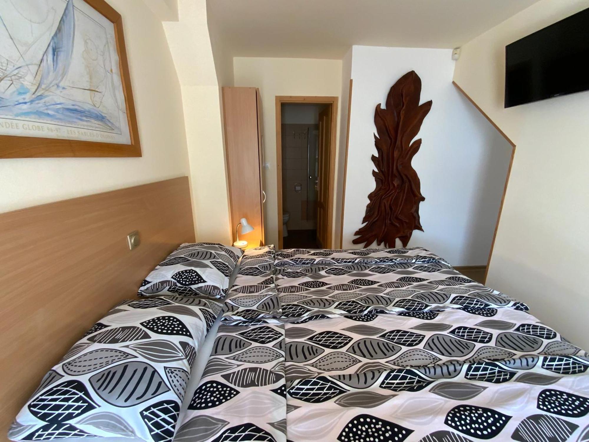 שיופוק Elso Fecske Apartmanok מראה חיצוני תמונה