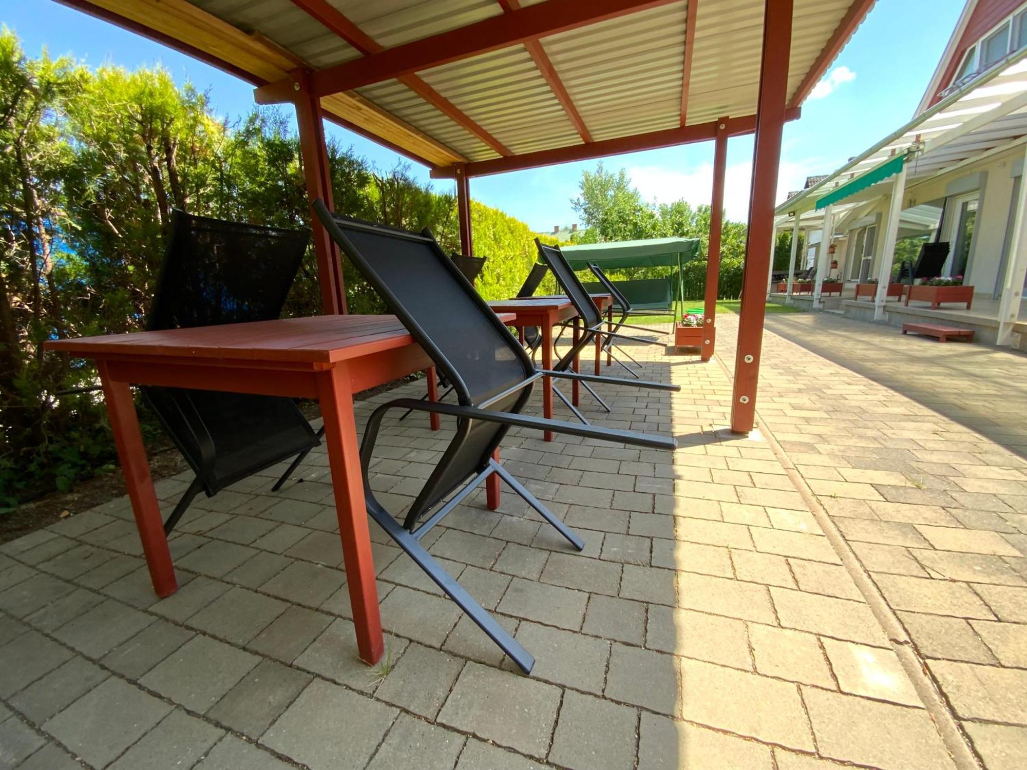שיופוק Elso Fecske Apartmanok מראה חיצוני תמונה